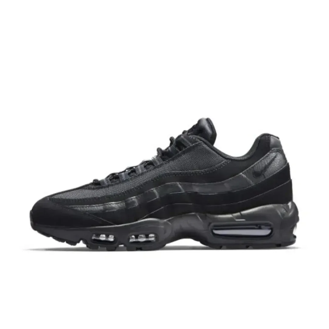 Nike 95 Essential (Black)
